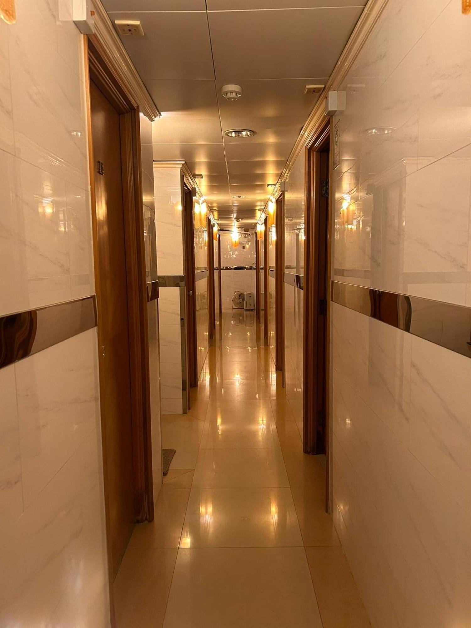 Holiday Guest House Гонконг Экстерьер фото