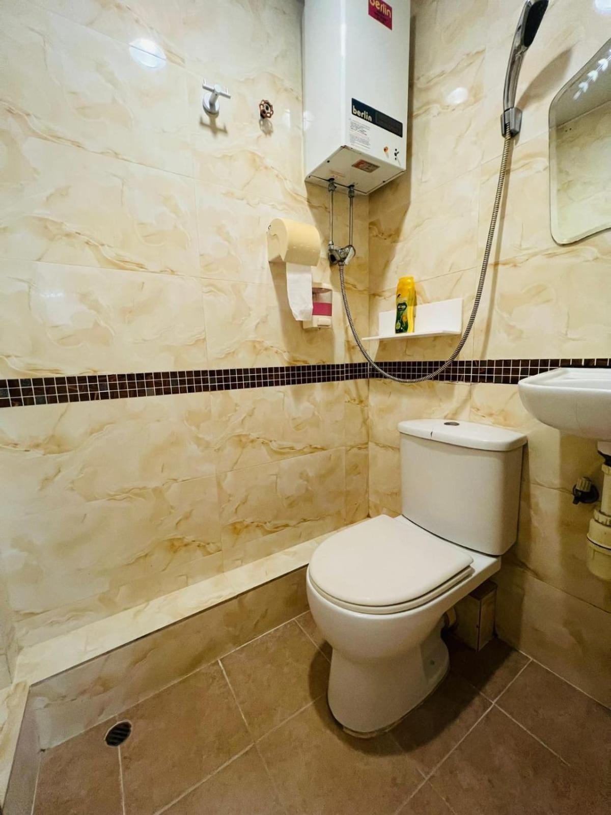 Holiday Guest House Гонконг Экстерьер фото