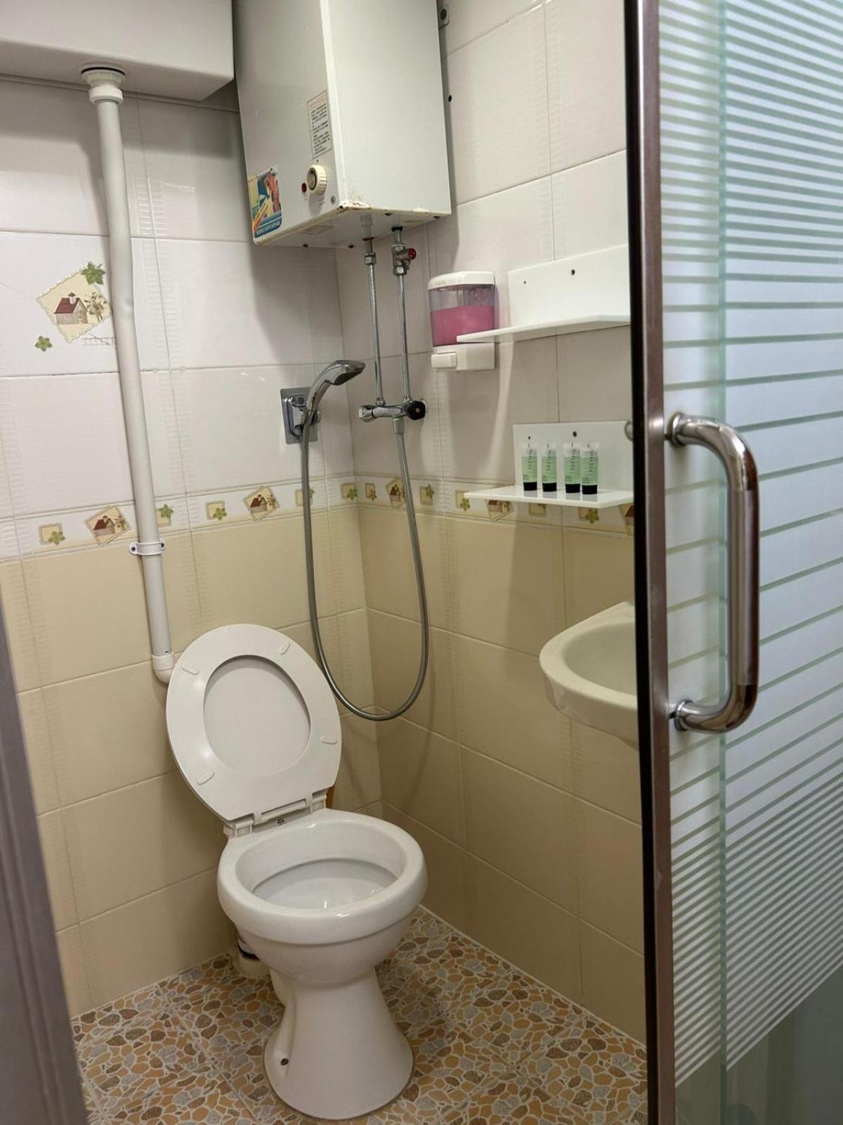 Holiday Guest House Гонконг Экстерьер фото
